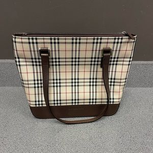 Burberry purse